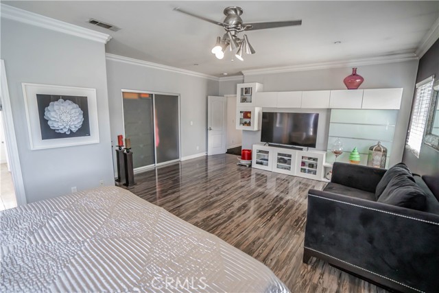 Spacious Light and Bright Owner's Suite