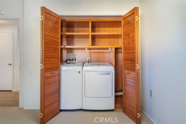 washer & dryer in 2nd bedroom closet