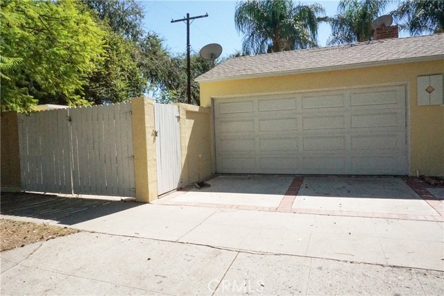 6742 Jellico Avenue photo 3