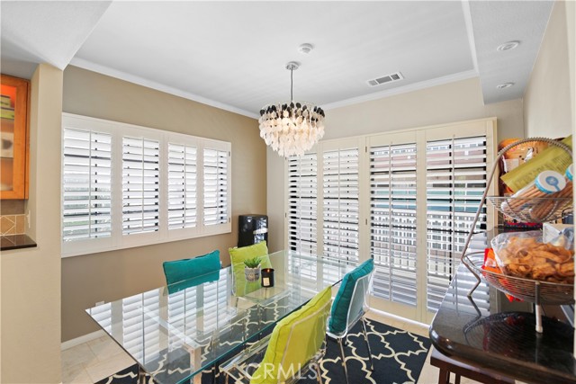 Dining Area w/balcony