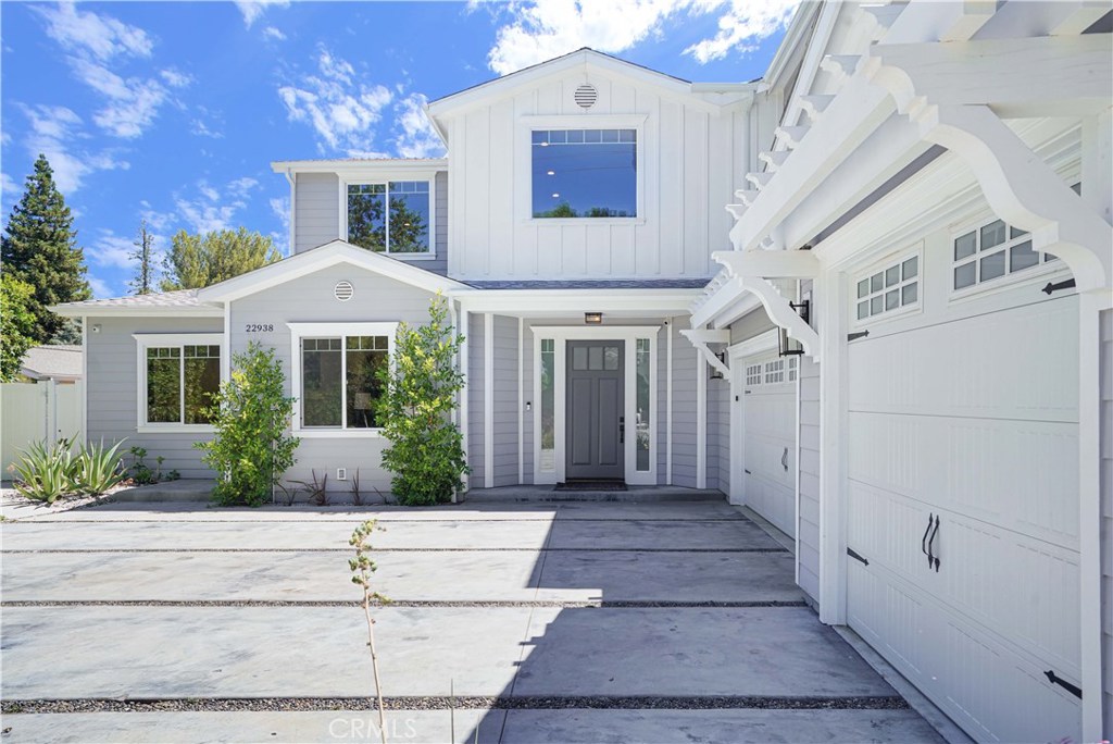Photo of 22938 HATTERAS STREET, Woodland Hills, CA 91367