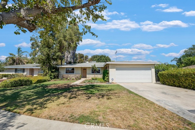 15831 Eccles Street photo 1
