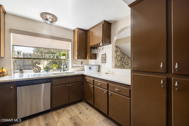 658 Rosewood Avenue, Camarillo CA: https://media.crmls.org/mediaz/0000235f-758f-4af4-adba-7567a8dd2e5b.jpg