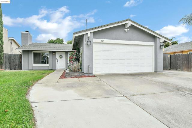 317 Lorenz Dr, Oakley CA: https://media.crmls.org/mediaz/00002dcd-4944-4a79-8b18-e9c80861a85d.jpg