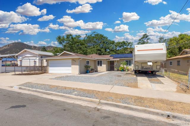 8524 Big Rock Road, Santee CA: https://media.crmls.org/mediaz/00008372-b8a8-4dce-84c8-685f61b693c0.jpg