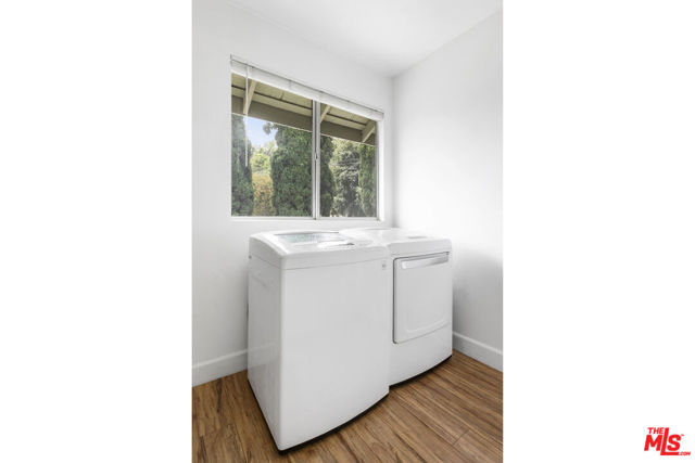 1404 Maltman Avenue, Los Angeles CA: https://media.crmls.org/mediaz/00020591-6352-4b18-8387-5736e89f0669.jpg