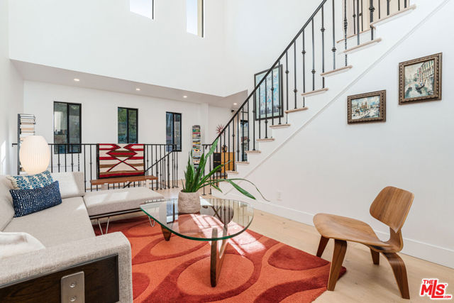 3850 Udell Court, Los Angeles CA: https://media.crmls.org/mediaz/00021e10-5d11-4a45-aabc-08049ed943ee.jpg
