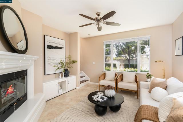 9752 Belladonna Dr, San Ramon CA: https://media.crmls.org/mediaz/000231fd-f74f-469a-bf77-651b7b32a179.jpg