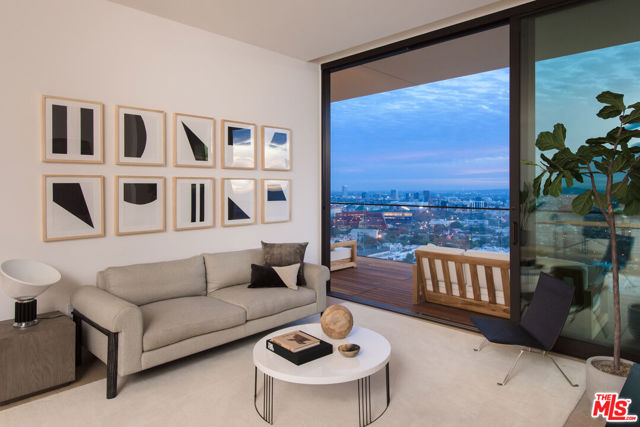 9040 W Sunset Blvd, West Hollywood CA: https://media.crmls.org/mediaz/000353dc-91f5-4ede-884a-103e99dce808.jpg