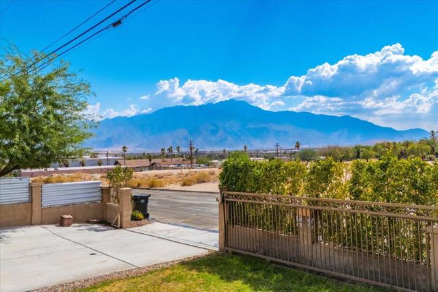 10748 Ocotillo Road, Desert Hot Springs CA: https://media.crmls.org/mediaz/000381e0-ab9a-49b6-b63b-f52daee05922.jpg