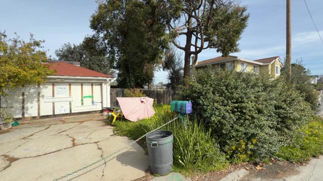 909 Elizabeth Way, Sunnyvale CA: https://media.crmls.org/mediaz/0003a2bf-6210-4c70-9d1b-85bcb2f74d81.jpg
