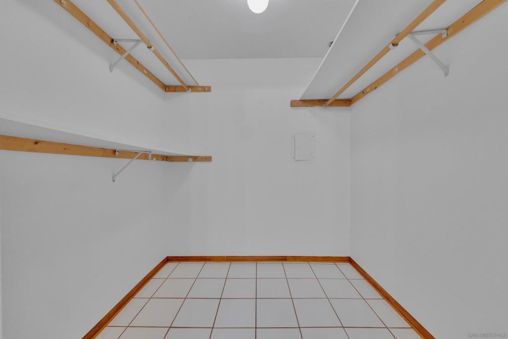 https://media.crmls.org/mediaz/0003b37b-ac78-4e07-b9bc-0ae619f8c98d.jpg?preset=X-Large