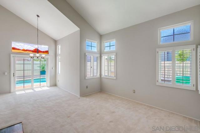 14811 Summerbreeze Way, San Diego CA: https://media.crmls.org/mediaz/00044ac6-7f3e-426e-826a-8e32448c6c2d.jpg