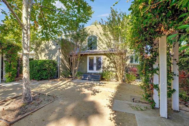 1901 N Catalina Street, Los Angeles CA: https://media.crmls.org/mediaz/00046578-1048-4dce-a41c-76dbd5ddb951.jpg