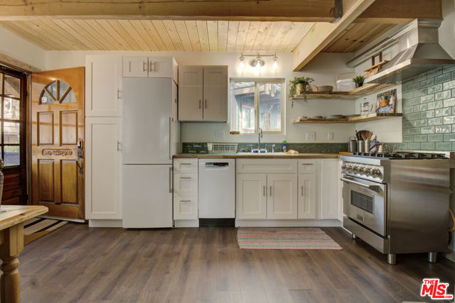 612 Kean Way, Big Bear City CA: https://media.crmls.org/mediaz/0004cc9e-176d-4cbd-9ba1-9cc3944c9f13.jpg