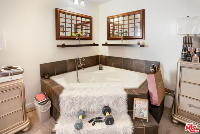 4141 Eileen Street, Simi Valley CA: https://media.crmls.org/mediaz/00052f6e-1c10-45c0-a0df-aa9afc97c51e.jpg