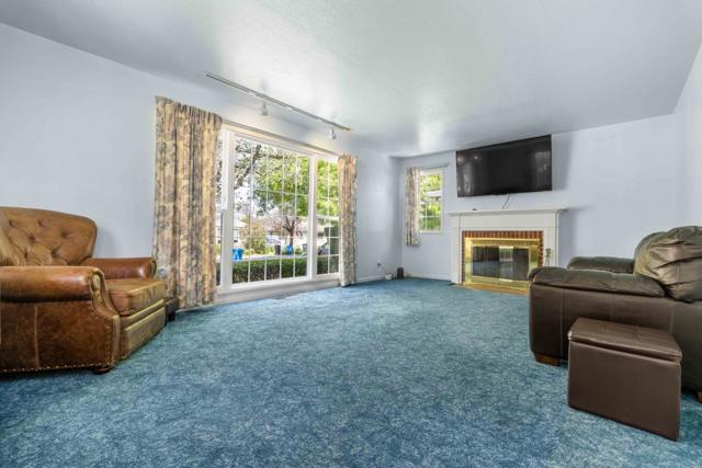 1116 17th Avenue, Redwood City CA: https://media.crmls.org/mediaz/0005ddf0-e023-4f7f-bcb4-613518d17eb1.jpg