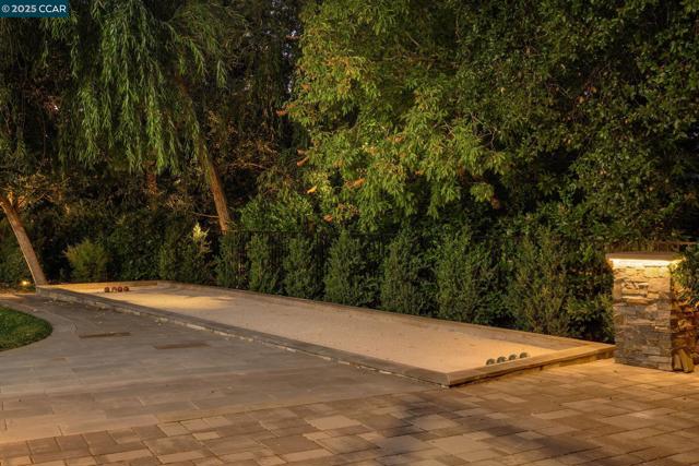 222 Still Creek Rd, Danville CA: https://media.crmls.org/mediaz/00063d10-f2ba-46f5-9fb0-737847af8722.jpg