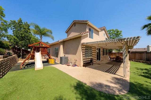 6789 Camino De Amigos, Carlsbad CA: https://media.crmls.org/mediaz/00068cd9-aa12-4c76-a593-e1e9355c47bf.jpg
