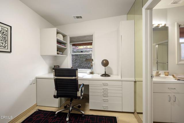635 Rockwood Road, Pasadena CA: https://media.crmls.org/mediaz/0006a471-c4da-469c-a57c-8df7377f3a88.jpg