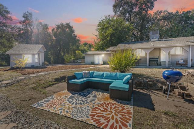 5367 Rosswood Lane, Redding CA: https://media.crmls.org/mediaz/0006d727-6102-4381-b37c-ae2b96fd68e2.jpg