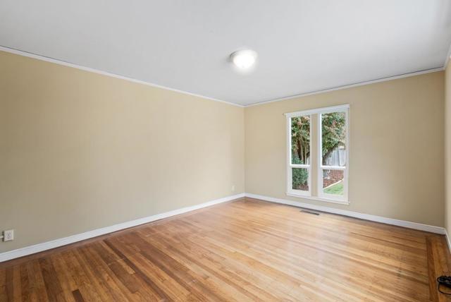 301 22nd Avenue, San Mateo CA: https://media.crmls.org/mediaz/0006f825-00db-44c6-85e1-e18ee6a423c4.jpg