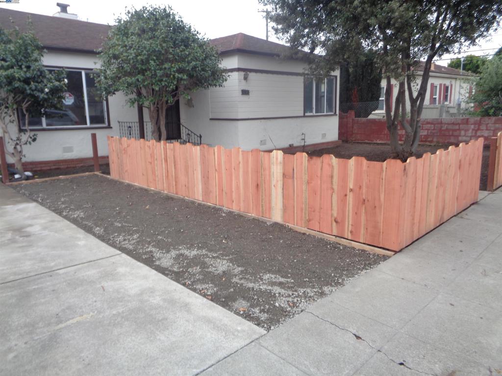 1135 Minerva St.