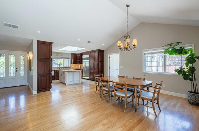 22470 Estoque Place, Salinas CA: https://media.crmls.org/mediaz/0007e247-73dc-49d5-a350-e3977b134ade.jpg