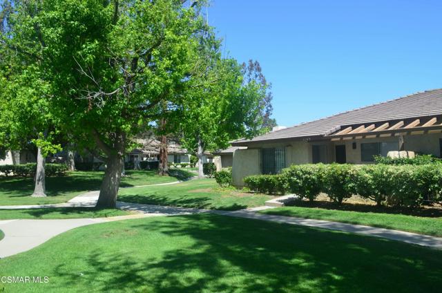1149 Nottingwood Circle, Westlake Village CA: https://media.crmls.org/mediaz/000856cf-6b86-4436-8195-968fb7d04152.jpg