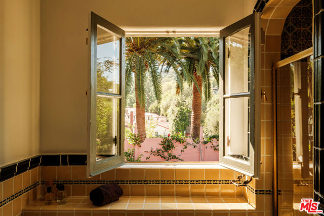 4 Bed Home for Sale in Los Angeles, California