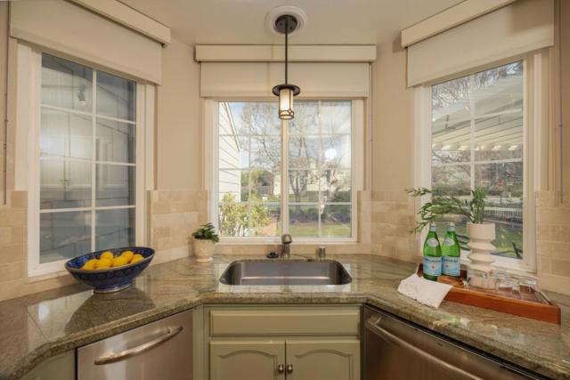 21 Pinehurst Lane, Half Moon Bay CA: https://media.crmls.org/mediaz/0008f192-4bef-4bbd-82a3-a389b53025eb.jpg