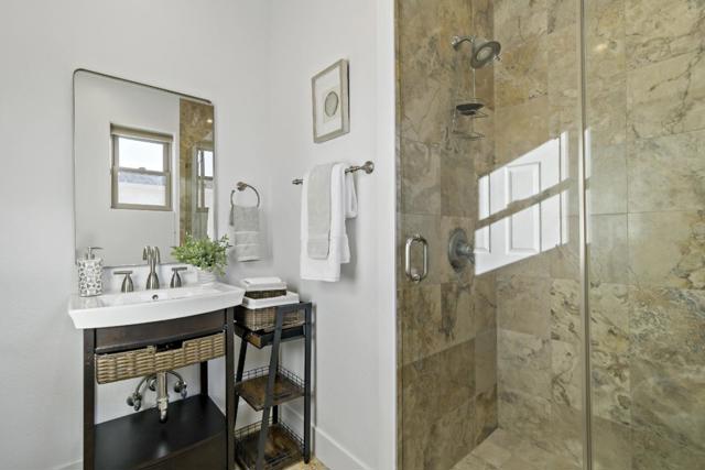 303 Lakeview Way, Redwood City CA: https://media.crmls.org/mediaz/00099240-918c-43b4-adc4-b254e7258699.jpg