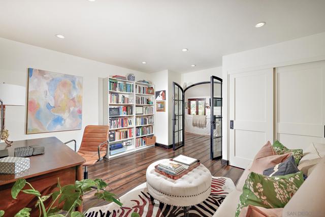 350 Punta Baja Dr, Solana Beach CA: https://media.crmls.org/mediaz/0009e6fb-798c-4da2-b59f-5f634257b9fc.jpg