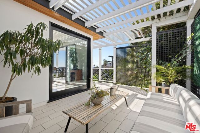 1640 N Kings Road, Los Angeles CA: https://media.crmls.org/mediaz/000c1c56-0bcd-4c3d-a79a-c40013233af1.jpg