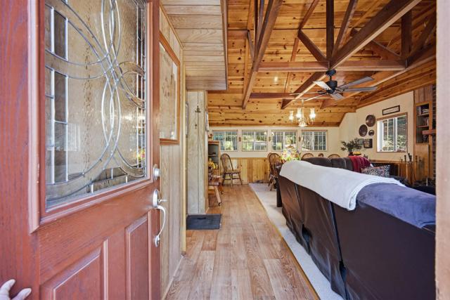 Detail Gallery Image 7 of 47 For 23413 Knapps Cutoff, Crestline,  CA 92325 - 1 Beds | 1 Baths