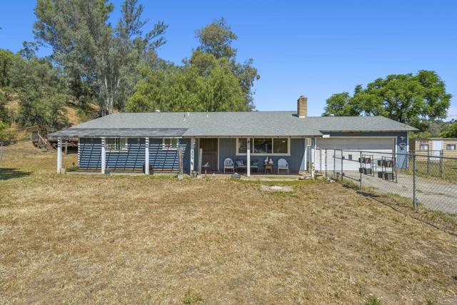 Detail Gallery Image 2 of 41 For 10684 Oak Creek, Lakeside,  CA 92040 - 3 Beds | 2 Baths