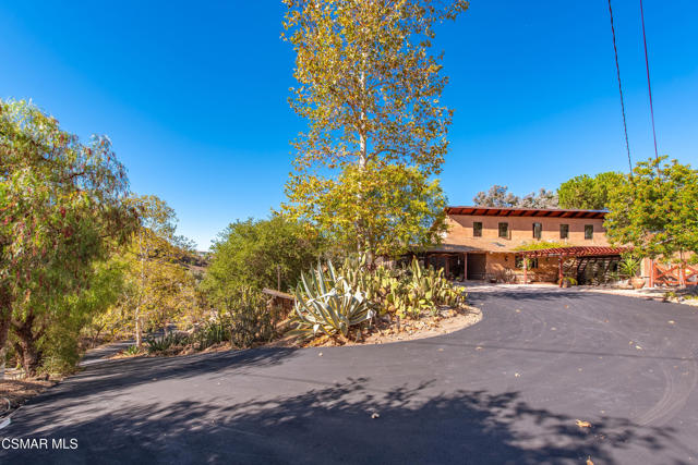 356 E Carlisle Road, Thousand Oaks CA: https://media.crmls.org/mediaz/000ddf23-2f4d-4441-ac81-0ac0a44ed66c.jpg