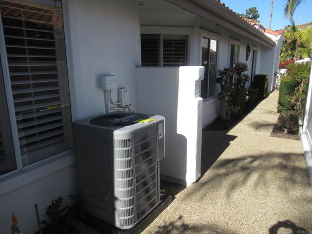 Detail Gallery Image 6 of 23 For 4721 Majorca Way, Oceanside,  CA 92056 - 2 Beds | 2 Baths