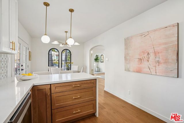 2353 Lucerne Avenue, Los Angeles CA: https://media.crmls.org/mediaz/000e4d4b-2f1c-466e-88b0-d4e3d01d2a56.jpg