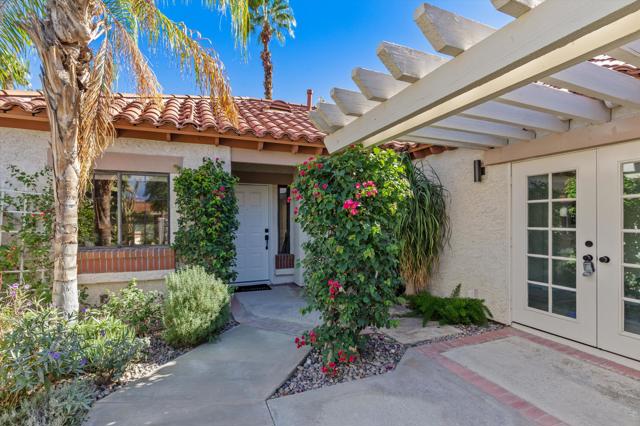 126 Avellino Circle, Palm Desert CA: https://media.crmls.org/mediaz/000ec59e-cd0f-4c6b-aabc-30d414af4c9d.jpg