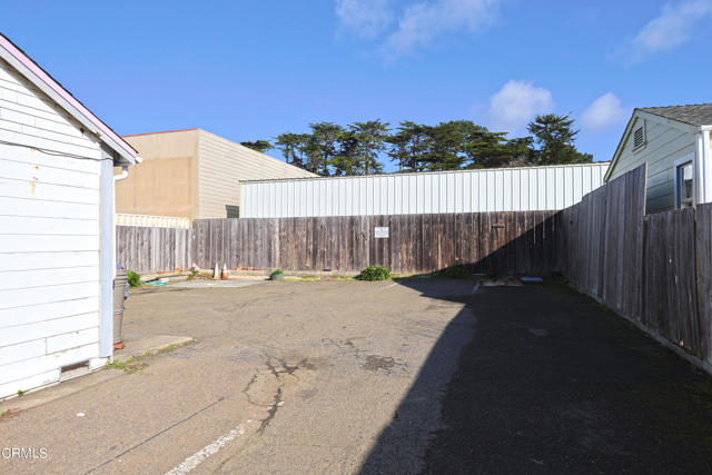 726 N Main Street, Fort Bragg, California 95437, ,Commercial Sale,For Sale,726 N Main Street,CRC1-10469