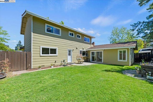 7606 Desertwood Ln, Pleasanton CA: https://media.crmls.org/mediaz/000fe312-056c-4284-8a49-f6fd15cbe1a7.jpg