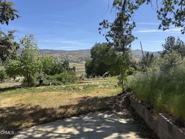 22600 Sunrise Court, Tehachapi CA: https://media.crmls.org/mediaz/001006f4-6043-4c7f-8781-5c3e282ad4f0.jpg