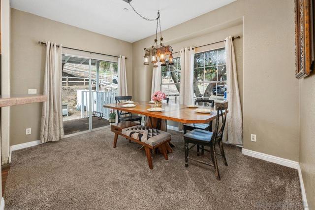 410 Woodland Ln, El Cajon CA: https://media.crmls.org/mediaz/00105791-2ac0-4528-9e6b-c9699bac580a.jpg