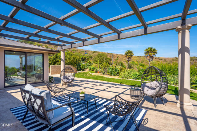 5572 Rainier Street, Ventura CA: https://media.crmls.org/mediaz/00115f95-2335-42b5-93a1-a9d01413ebc6.jpg