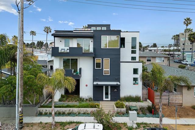 508 N Tremont Street, Oceanside CA: https://media.crmls.org/mediaz/0011708c-b510-4045-a16d-7a1e4d2acc3f.jpg