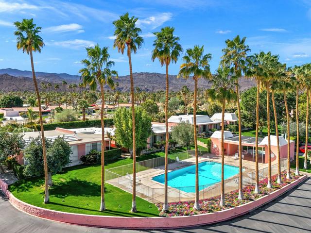 47360 Jadida Avenue, Palm Desert CA: https://media.crmls.org/mediaz/00118669-766b-488f-86b9-b79be6d2e111.jpg