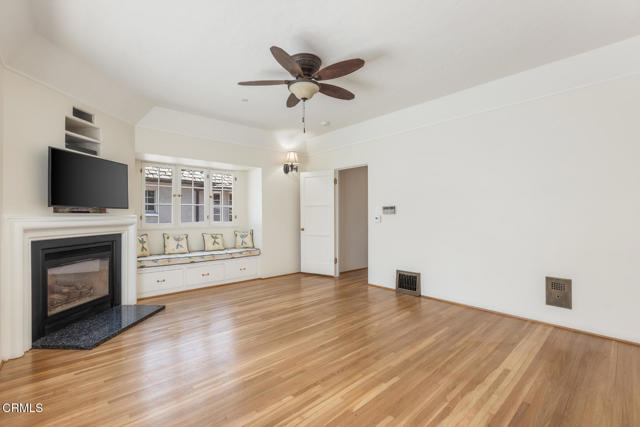 Detail Gallery Image 21 of 36 For 369 W Kenneth Rd, Glendale,  CA 91202 - 4 Beds | 2/1 Baths