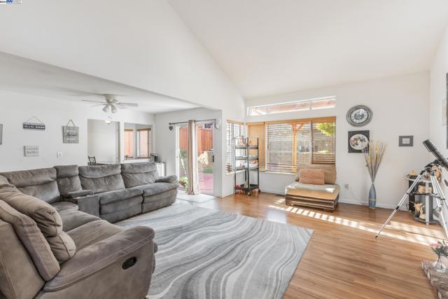 Image 28 of 30 For 2262 Bayberry Cir