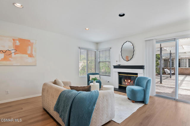 2219 Mapleleaf Avenue, Newbury Park CA: https://media.crmls.org/mediaz/0012d538-5f4a-4002-9b8b-9ca24af7bea8.jpg
